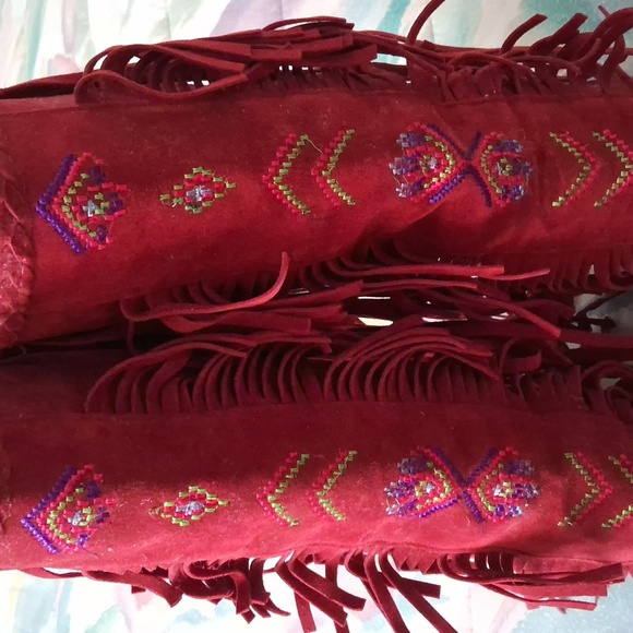 Like New,Indian-Style,Embroidered,Knee-high,Suede,Red,Fringed,Moccasin Boots ❤️ - Picture 3 of 10